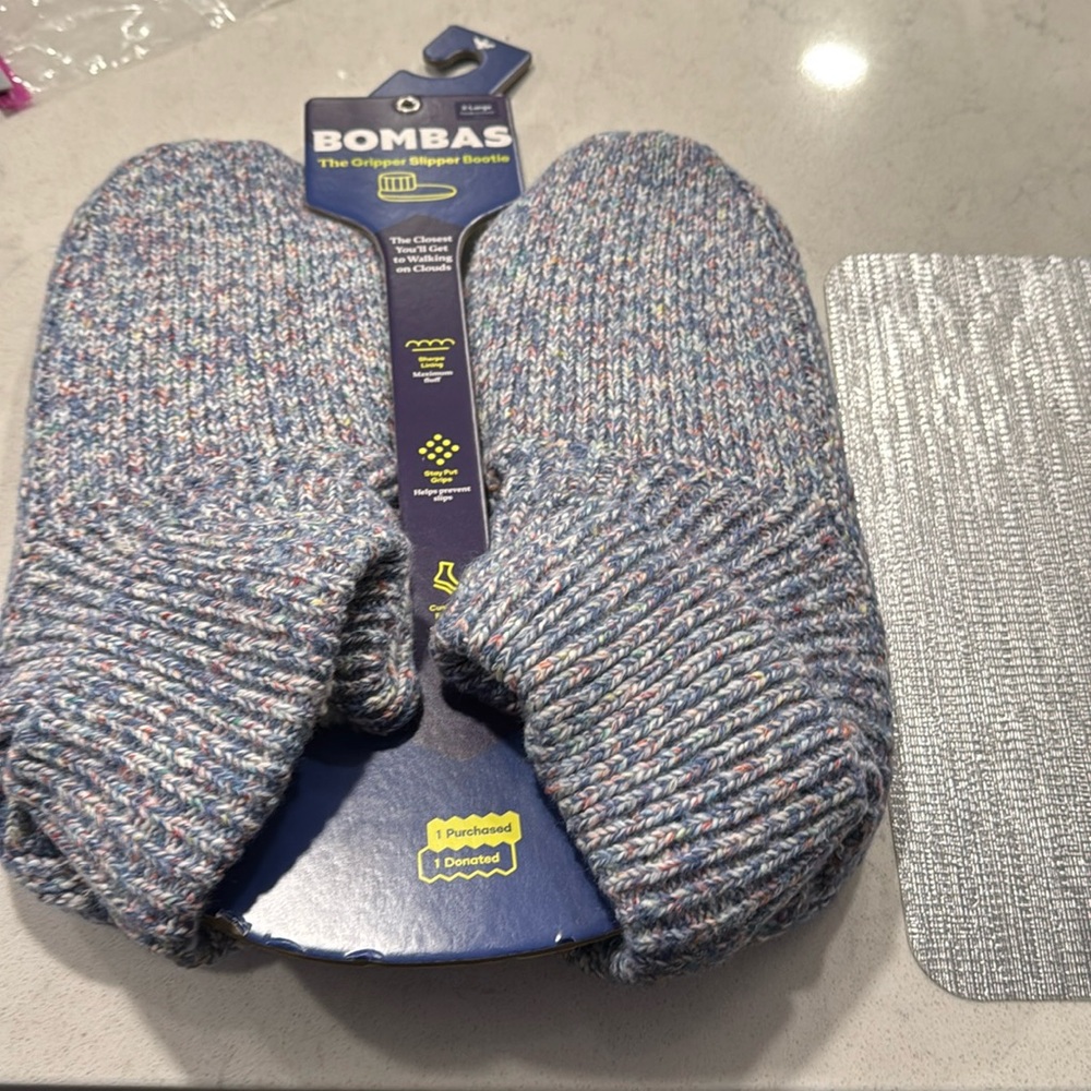 NWT MENS BOMBAS GRIPPER SLIPPER